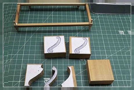 Proceso 2 sofá en miniatura escala 1:12 - Corte de piezas en madera de cerezo.